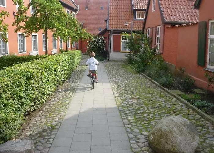 Klosterhaeuschen In Stralsund